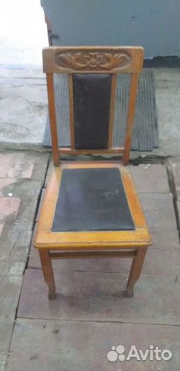 Стул деревянный старинный