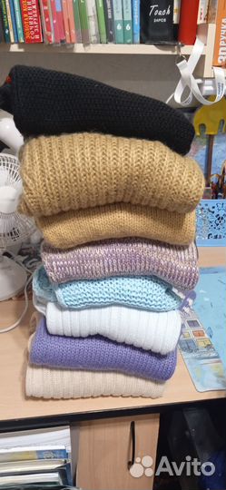 Свитера для девочки р. 42 б/у, пакетом