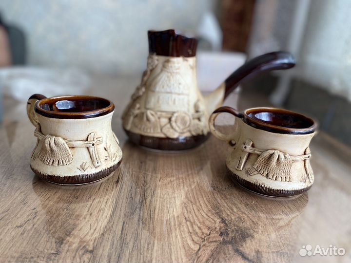 Турка с чашками