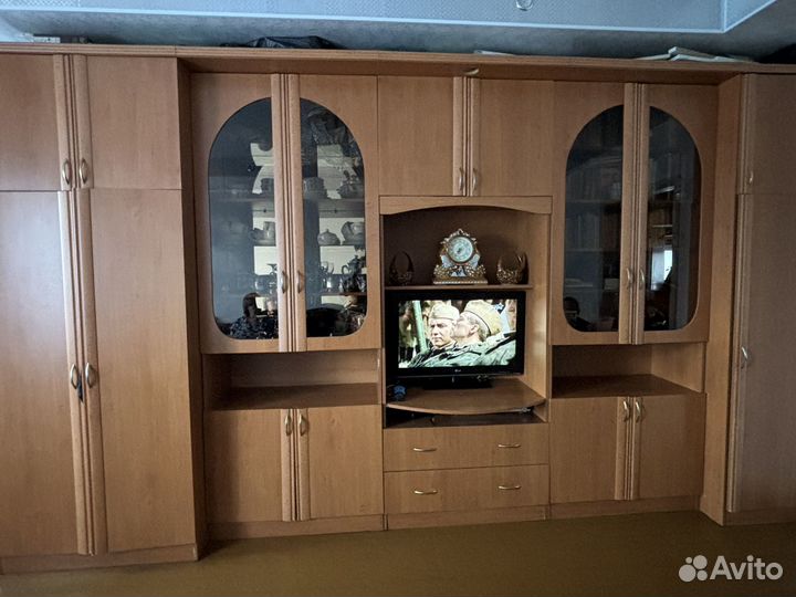 Стенка в гостиную