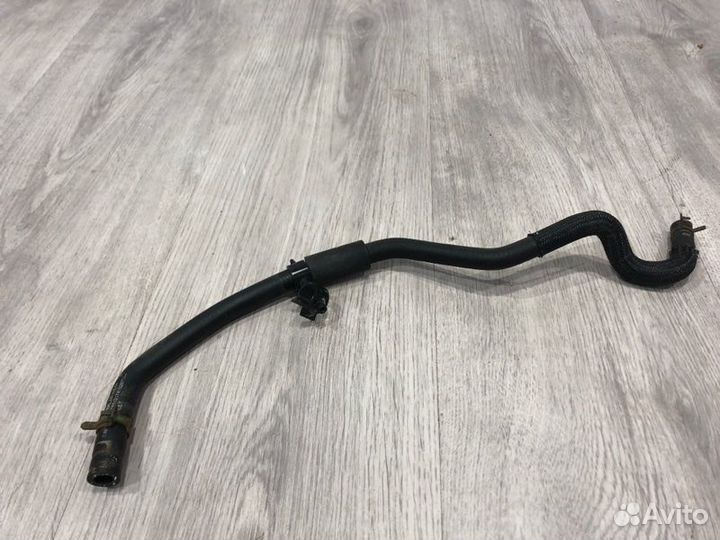 Патрубок системы охлаждения Renault Megane 3