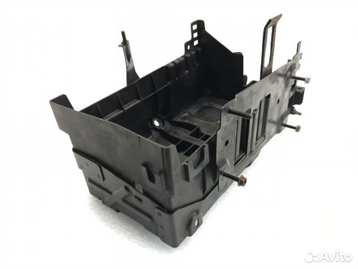 Площадка аккумулятора Chevrolet Cruze седан 1.8