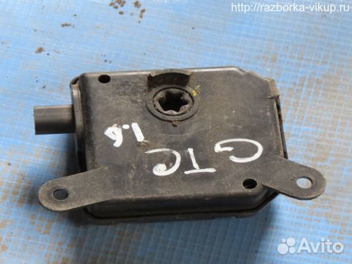 Моторчик заслонки отопителя Opel Astra