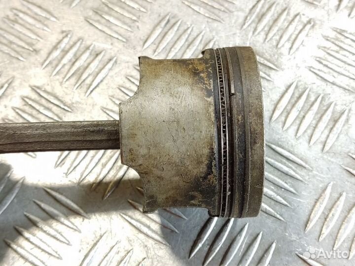 Поршень с шатуном Renault Logan 2005 2014