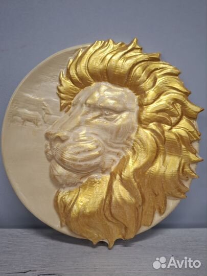 Барельеф Лев