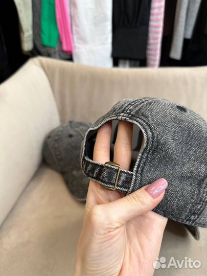 Бейсболка prada