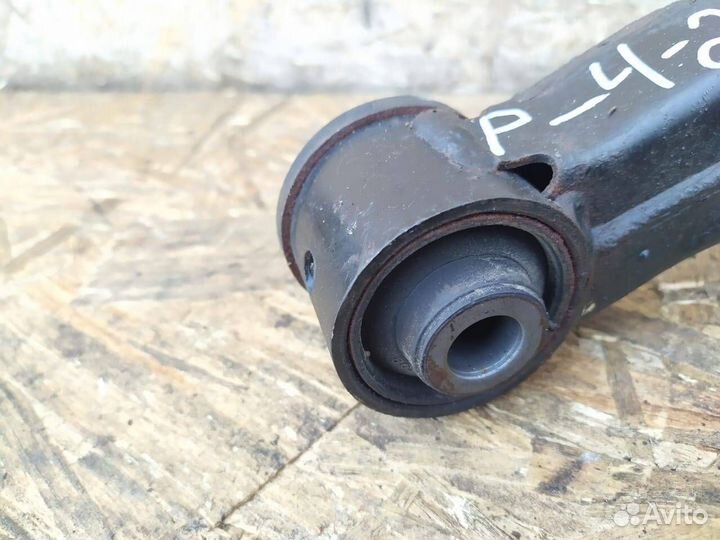 Рычаг Mitsubishi Pajero 4 передний верхний правый