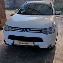 Mitsubishi Outlander 2.4 CVT, 2012, 225 000 км, с пробегом, цена 1 550 000 руб.