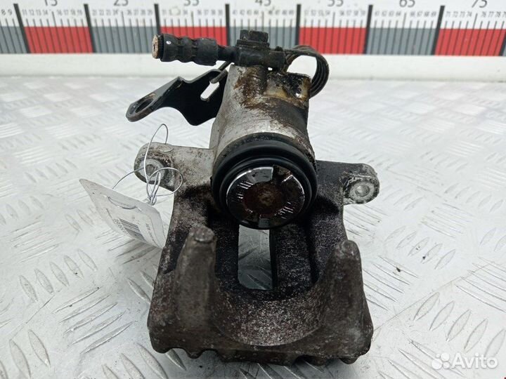 Суппорт задний правый для Volkswagen Passat 5