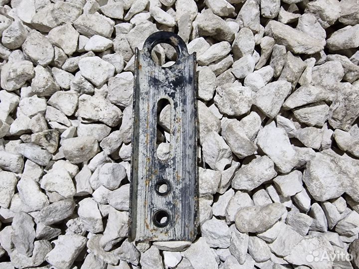 Кронштейн радиатора Мерива