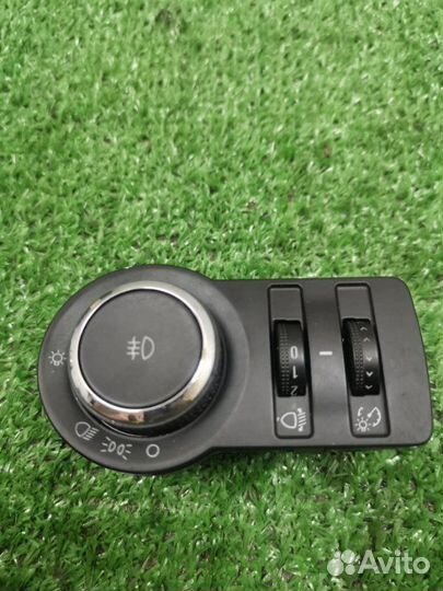 Блок управления светом Opel Astra J хетчбэк 1.6