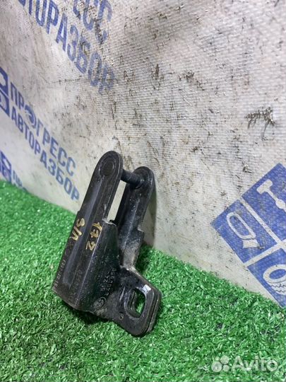 Ответная часть замка двери задняя левая Bmw X5