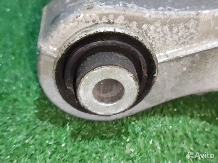 Рычаг задней подвески левый Mercedes-Benz