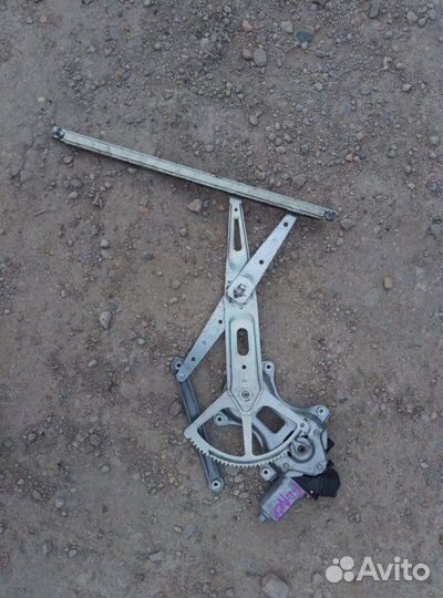 Стеклоподъемник передний левый Toyota Ist NCP60