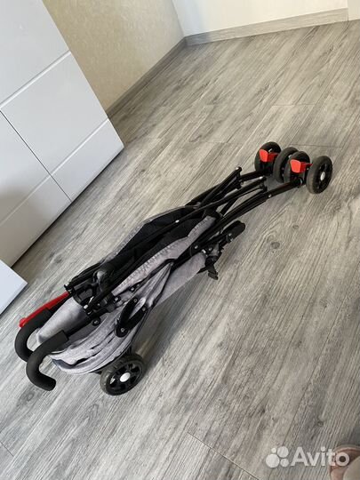 Коляска трость