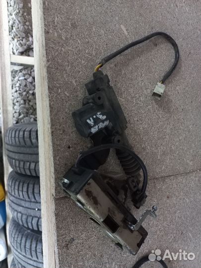 Замок задней левой двери niva chevrolet