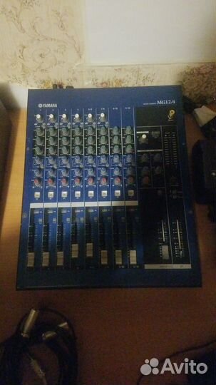 Микшер Yamaha MG 12/4