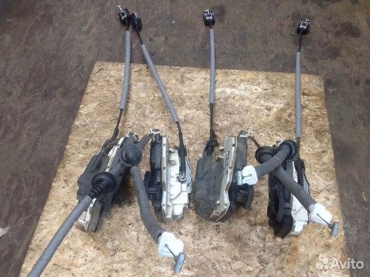 Замок двери skoda rapid, Volkswagen polo