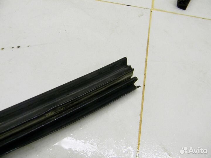 Уплотнитель (внутри) Logan 2005-2014