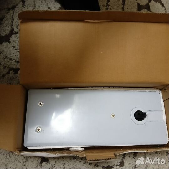 Доводчик напольный