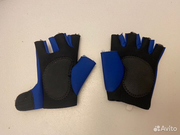 Спортивные перчатки