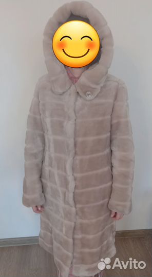 Шуба мутоновая с капюшоном светлобежевая