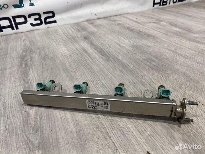 Рампа топливная с форсунками Hyundai Solaris седан