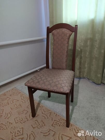 Стул деревянный