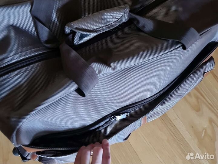 Сумка чемодан дорожная на колесах вместительная