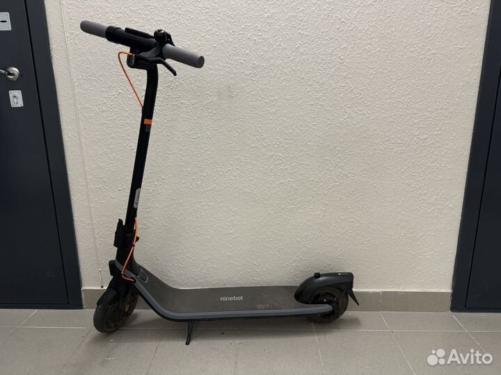 Самокат взрослый электрический Ninebot