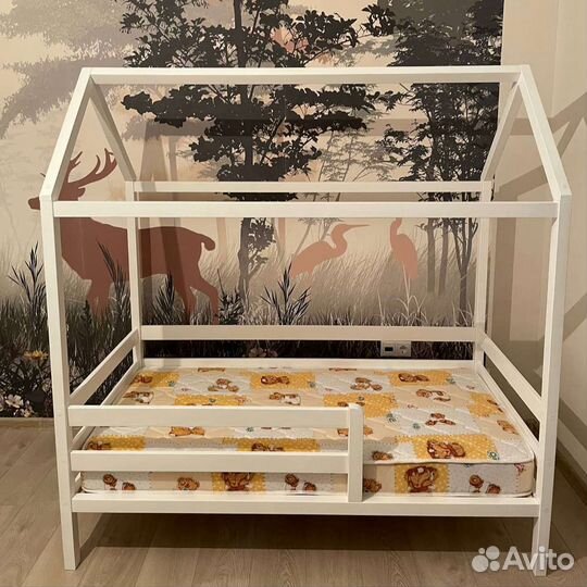 Детская кровать домик