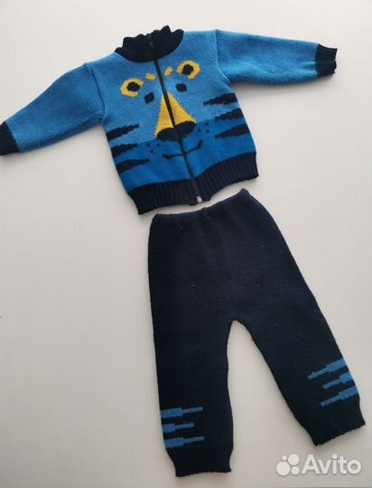 Костюм вязаный для малыша