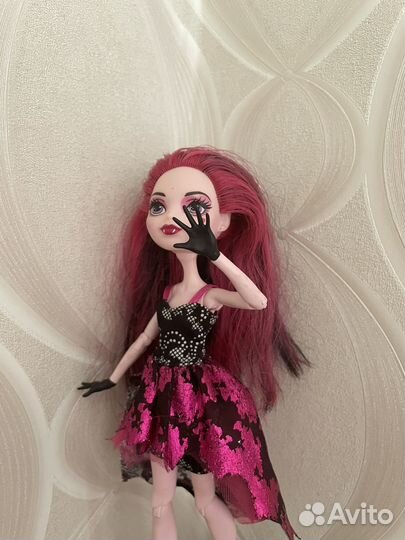 Кукла Монстер Хай Дракулаура оригинал б/у