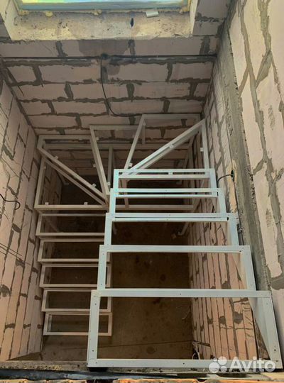 Обшивка ступеней Ясенем