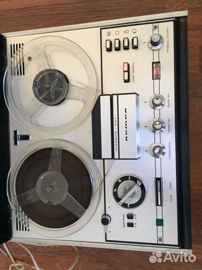Магнитофон Астра модель 207