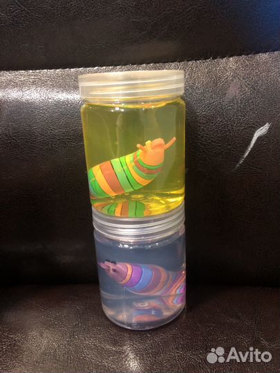 Лизун с игрушкой