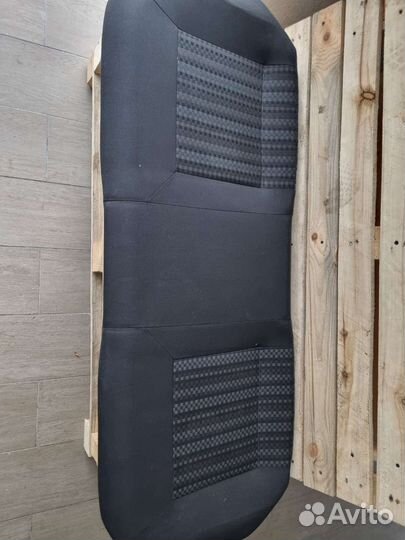 Задние сиденья на фольксваген поло