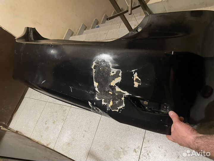 Задний бампер. На тойота королла оригинал