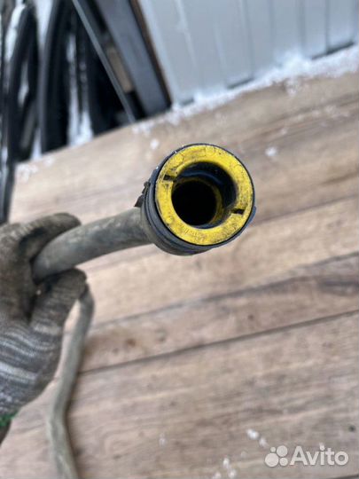 Патрубок охлаждения двигателя Renault Laguna 1.6