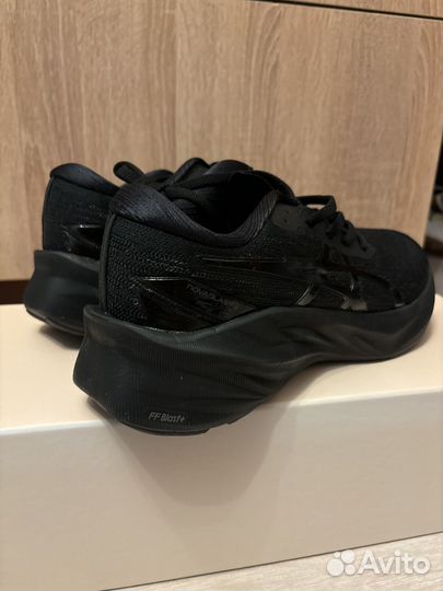 Кроссовки asics novablast3