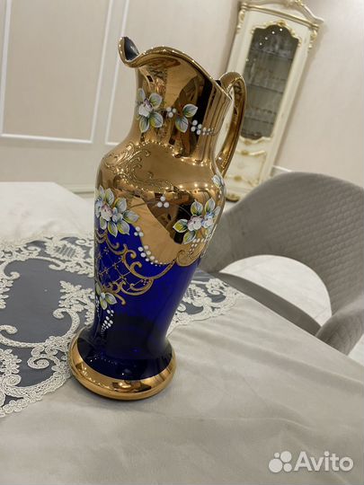 Кувшин со стаканами