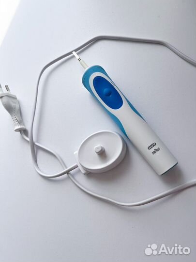 Электрическая щетка oral b с зарядником