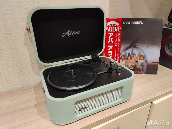 Виниловый проигрыватель Alive Audio stories