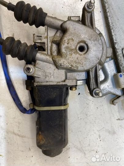 Мотор стеклоподъемника задний правый Kia Spectra