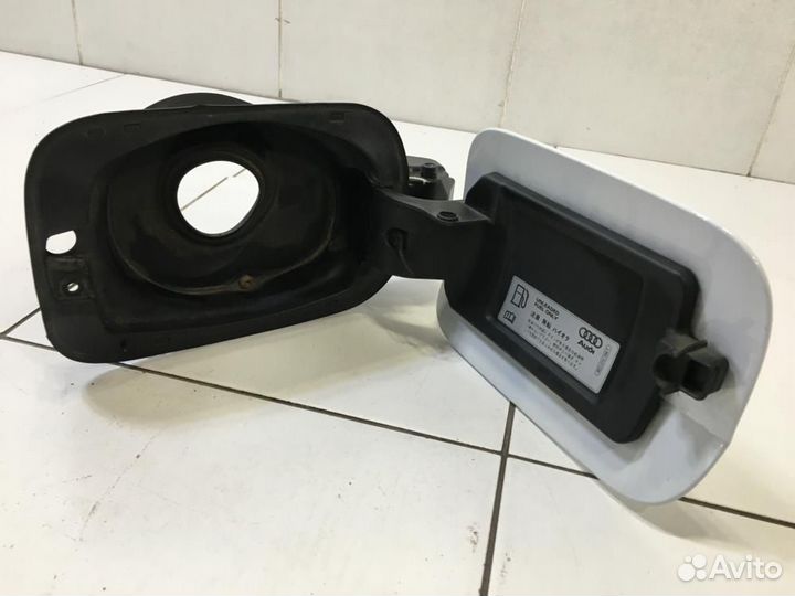 Лючок бензобака Audi A5 8T 8TA