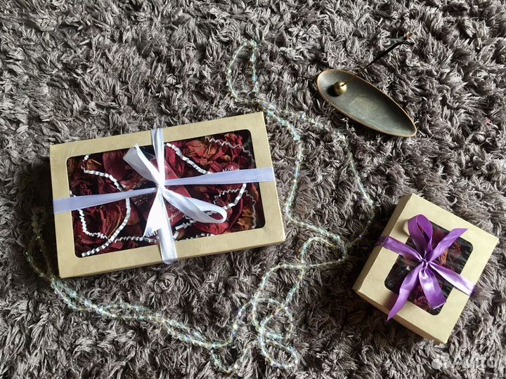 Сухоцветы, лепестки роз, необычные подарки