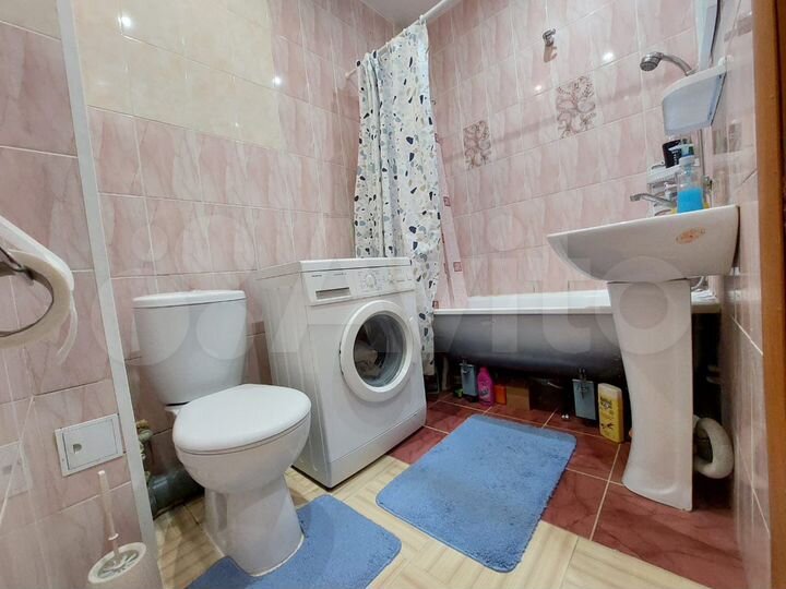2-к. квартира, 48 м², 1/3 эт.