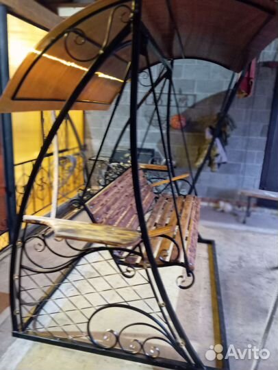 Садовые качели кованые