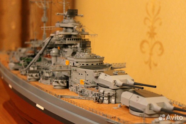 Сборная модель линкор Бисмарк1/350 новая