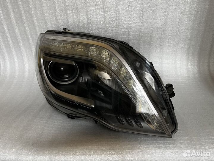 Mercedes GLK фара правая